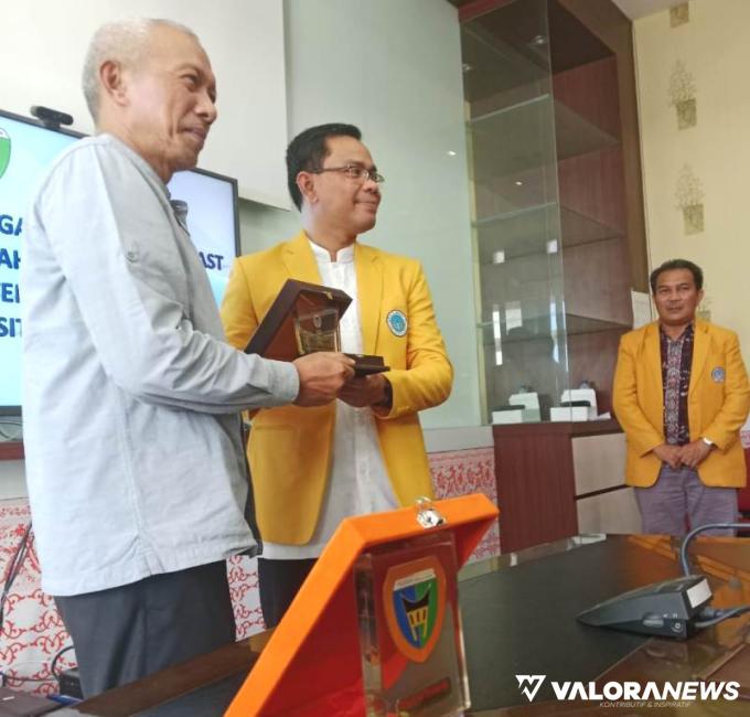 Penandatangan NPHD dan BAST Tanah Pemerintah Daerah Pesisir Selatan dengan Universitas Negeri Padang, di Painan, Jum&#039;at (13/9/2024). FOTO: Dok Diskominfo Pessel