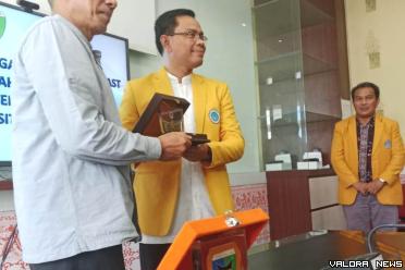 Penandatangan NPHD dan BAST Tanah Pemerintah Daerah Pesisir Selatan dengan Universitas Negeri Padang, di Painan, Jum'at (13/9/2024). FOTO: Dok Diskominfo Pessel