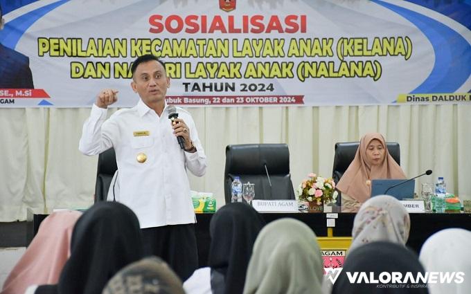 Pjs Bupati Agam, Endrizal memberikan arahan pada kegiatan pelatihan kebersihan lingkungan, sanitasi dan pengelolaan sampah di Destinasi Wisata Kabupaten Agam, di Hotel Sultan Syariah, Kecamatan IV Angkek, Selasa.  (humas)