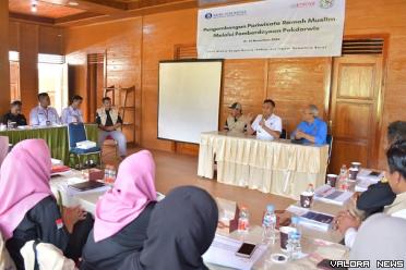 Pjs Bupati Agam, Endrizal membuka pembekalan pengembangan pariwisata ramah muslim pada Pokdarwis Sungai Batang, Kecamatan Tanjung Raya, di rumah gadang ramah muslim Sungai Batang, Rabu. (humas)