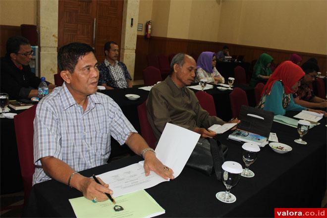 DIIKUTI TIM SEKRETARIAT