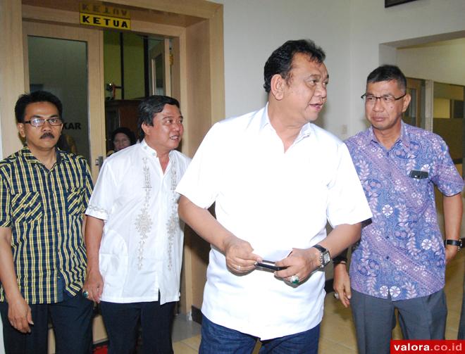 Bersiap di Kantor Golkar