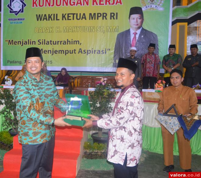 TUKAR CENDERAMATA