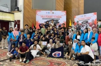Taekwondoin Dojang HTC Fighter foto bersama usai penutupan Kejuaraan Taekwondo Antardojang se-Kota Padang Tahun 2024 di Auditorium Universitas Andalas, Kampus Limau Manis, Ahad. (istimewa)
