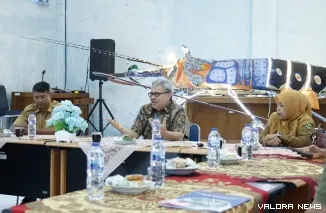 Ketua DPRD Sumbar, Muhidi berdialog dengan Kepala BPBALP Sungai Nipah, Lastri Mulyanti dan jajaran, dalam agenda kunjungan kerja dalam rangka mencari sumber penambahan PAD, Senin. (humas)