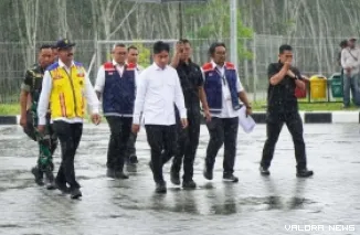Wakil Presiden (Wapres) Republik Indonesia, Wapres RI, Gibran Rakabuming Raka meninjau Gerbang Tol Tanjung Pura, Kabupaten Langkat, Sumatera Utara, Selasa. (humas)
