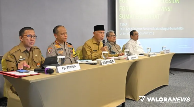 Gubernur Sumbar, Mahyeldi meminta seluruh OPD di Sumbar, bersemangat untuk menyukseskan Program MBG pada kegiatan Diskusi Kelompok Terpumpun (FGD) bersama Badan Gizi Nasional (BGN) dan Forkopimda Sumbar di Padang, Selasa. (humas)