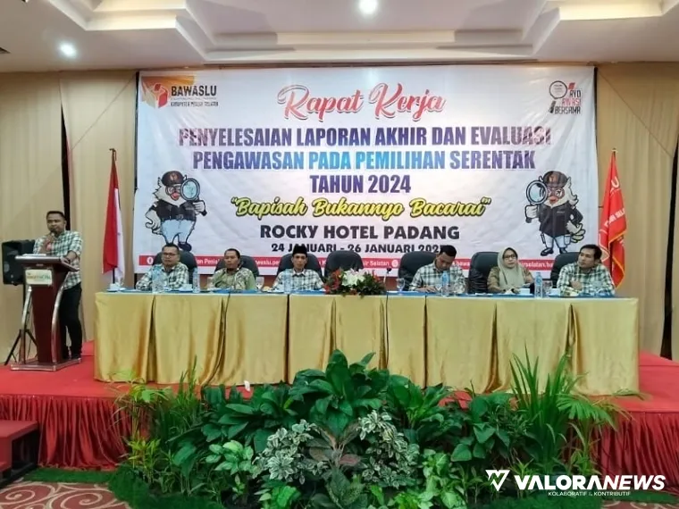 Bawaslu Pessel gelar Rapat Kerja Penyelesaian Laporan Akhir dan Evaluasi Pengawasan Pada Pemilihan Serentak Tahun 2024, di Padang, Jumat (24/1/2025). FOTO: tusrisep