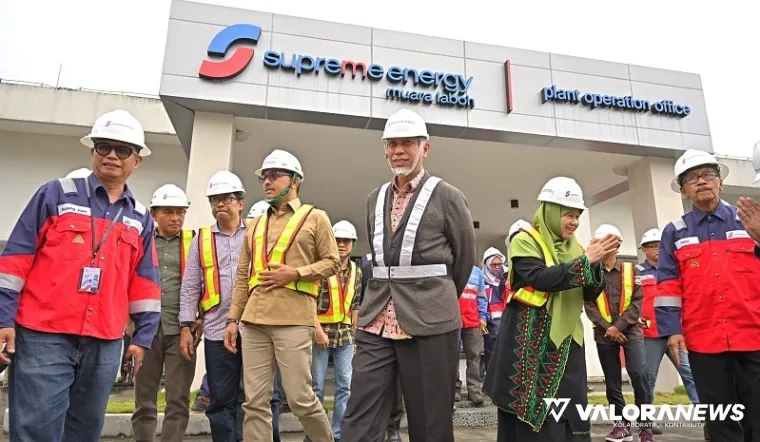 Gubernur Sumbar, Mahyeldi kunjungi Pembangkit Listrik Tenaga Panas Bumi (PLTP) milik PT Supreme Energy Muara Laboh di Solok Selatan, Sabtu. (humas)