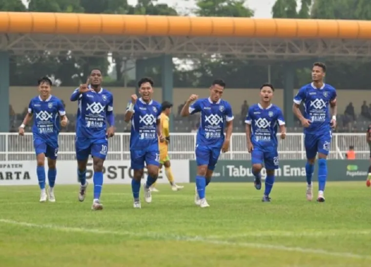 Pemain PSPS Pekanbaru tengah melakukan latihan jelang laga menghadapi Persiraja dalam laga terakhir Liga 2 di Stadion Kaharuddin Nasution Rumbai Pekanbaru, Selasa. (humas)
