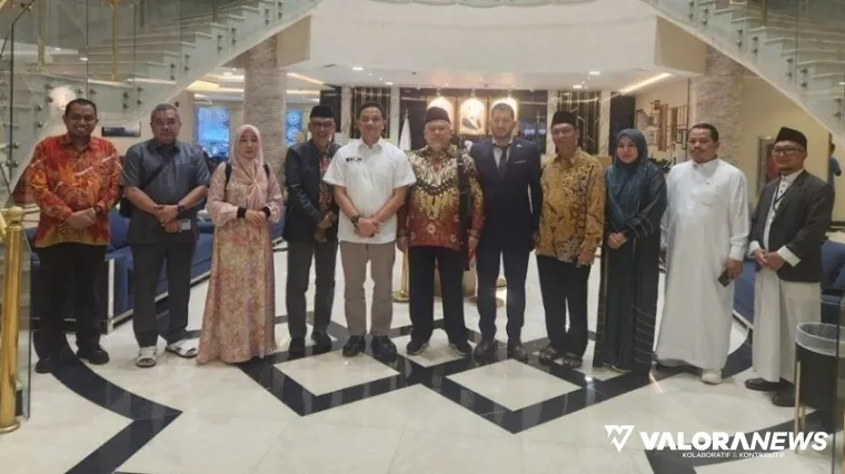 Anggota Komisi VIII DPR RI, Abdul Fikri Faqih, saat saat melakukan kunjungan ke Hotel Golden Tulip di Madinah. (istimewa)