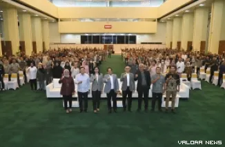 Sekretaris Jenderal DPR RI, Indra Iskandar dalam acara Pengarahan dan Sosialisasi Pimpinan Setjen DPR RI tentang status kedudukan, hak dan kewajiban PPPK, di Ruang Pustakaloka, Gedung Nusantara IV, DPR RI, Jakarta, Selasa. (humas)