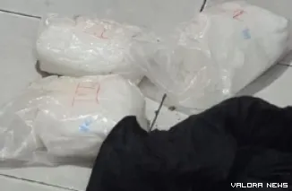Barang bukti narkoba jenis sabu seberat 3,6 Kg dan 120 pil ekstasi yang berhasil diamankan Tim Opsnal Polsek Siak Hulu, di Perumahan Pandau Kencana Asri, Sabtu (11/1/2025). (humas)