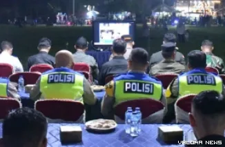 Suasana rapat virtual yang diikuti Sekda Agam, Edi Busti, AKBP Muhammad Agus Hidayat (Kapolres Agam) dan pimpinan OPD lainnya, di Lapangan Olahraga (GOR) Rang Agam, Selasa malam. (humas)