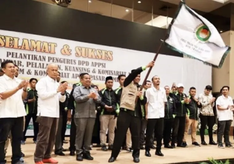 Pelantikan pengurus 3 DPD Asosiasi Pedagang Pasar Seluruh Indonesia (DPD APPSI) se-Provinsi Riau periode 2025-2030 di salah satu hotel di Pekanbaru, Senin. (humas)