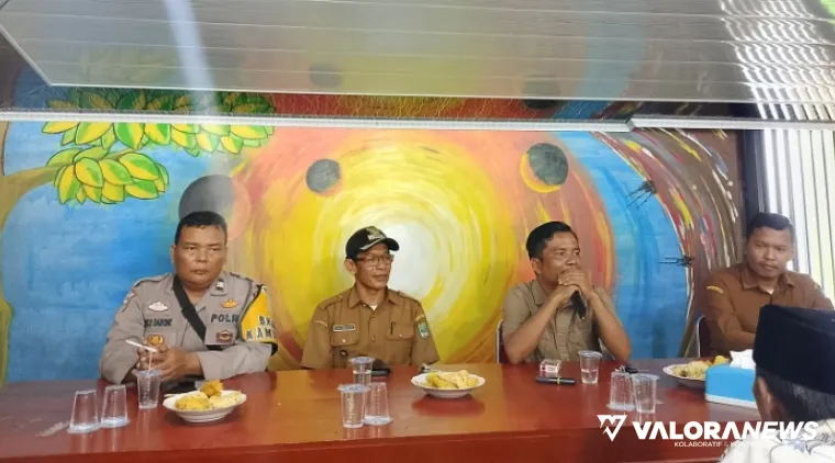 Kurator Festival Juadah Tahun 2025, Muhammad Fadhli saat mempresentasikan potensi Festival Juadah yang akan digelar di Nagari Toboh Gadang Barat, Kecamatan Sintoga, kemarin. (istimewa)
