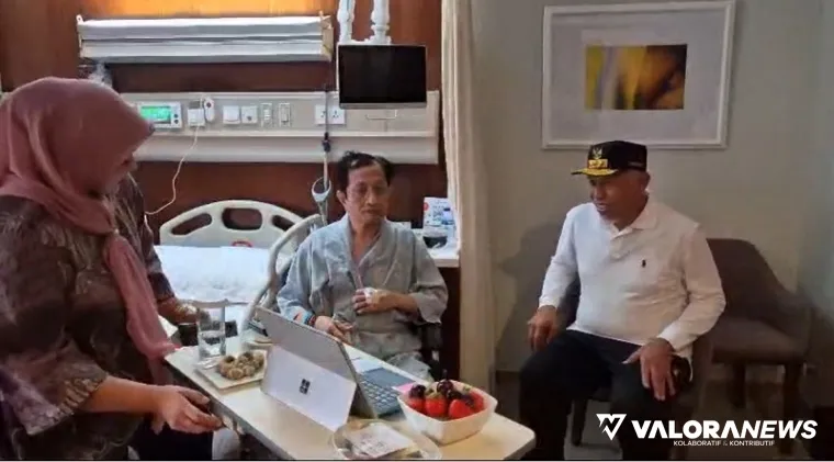 Gubernur Sumbar, Mahyeldi dialog santai dengan Menag, KH Nasaruddin Umar di Rumah Sakit Pondok Indah, Jakarta, Selasa. (humas)