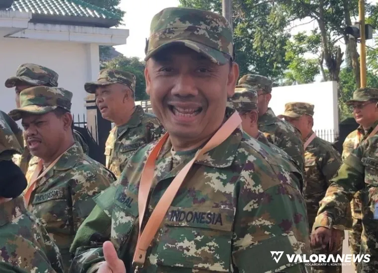 Wabup Agam, Muhammad Iqbal saat memasuki komplek Akmil Magelang untuk mengikuti kegiatan retreat bersama gubernur, bupati dan wali kota, Kamis. (humas)