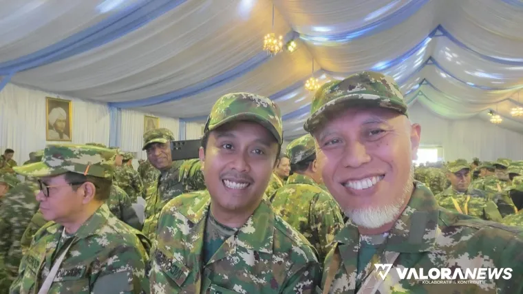 Gubernur Sumbar, Mahyeldi bersama Vasko Ruseimy (Wagub) kompak mengikuti rangkaian kegiatan retreat di Akmil Magelang, Kamis. (humas)