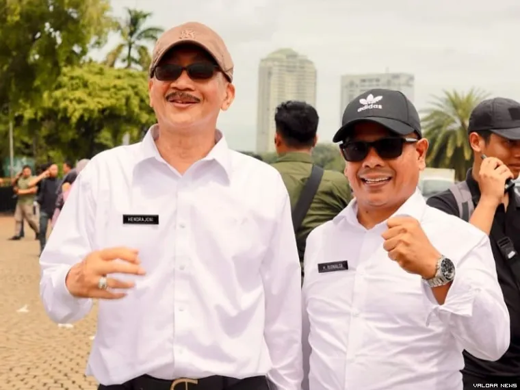 Hendrajoni dan Risnaldi, dilantik Presiden Prabowo Subianto, sebagai Bupati dan Wakil Bupati Kabupaten Pesisir Selatan (Pessel) Periode 2025 - 2030, di Istana Negara, Kamis (20/2/2025). FOTO: Diskominfo Pessel
