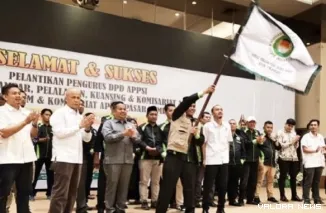 Pelantikan pengurus 3 DPD Asosiasi Pedagang Pasar Seluruh Indonesia (DPD APPSI) se-Provinsi Riau periode 2025-2030 di salah satu hotel di Pekanbaru, Senin. (humas)