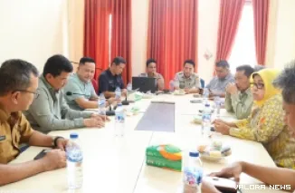 Ketua Komisi IV DPRD Sumbar, Doni Harsiva Yandra memimpin rombongan Komisi IV DPRD Sumatera Barat, melakukan kunjungan kerja ke BPBD Kota Pariaman, Selasa. (humas)
