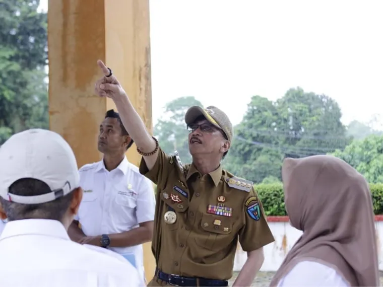 Bupati Hendrajoni saat melakukan kunjungan lapangan ke Rest Area Batas Kota Padang - Kabupaten Pesisir Selatan, Rabu (13/3/2025). FOTO: Dok Balai Jurnalis Kabupaten Pesisir Selatan
