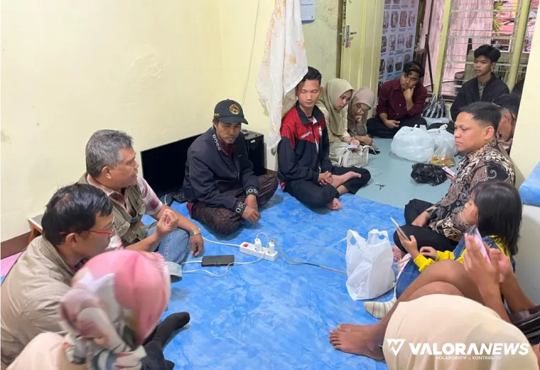 Diskusi tentang penulisan berita jelang buka bersama yang digelar PJS Bukitinggi, Jumat sore. (istimewa)