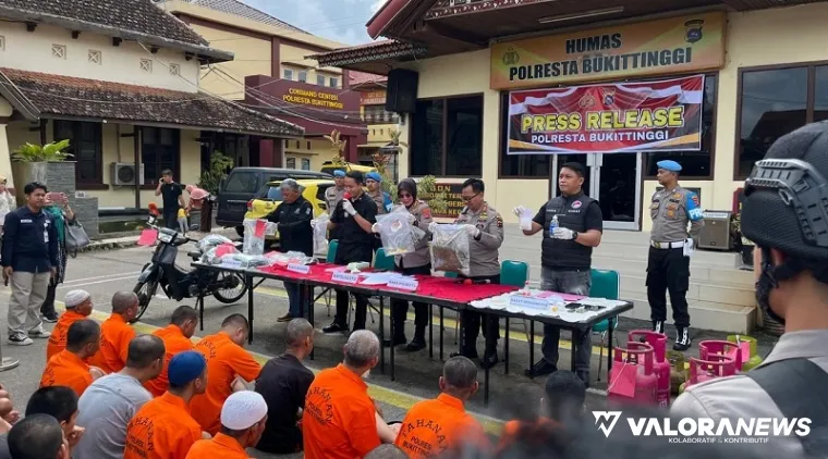 Kapolresta Bukittinggi, Kombes Pol Yessi Kurniati berikan keterangan pers tentang pengungkapan kasus yang telah dilakukan periode Januari-Februari 2025 di Mapolresta, Selasa. (hamriadi)