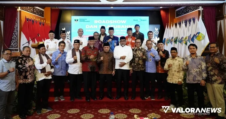 Gubernur Sumbar, Mahyeldi bersama gubernur Jambi dan pengurus perantau Minang Jambi, foto bersama usai pertemuan di kantor gubernur Jambi, 16 April 2025. (humas)