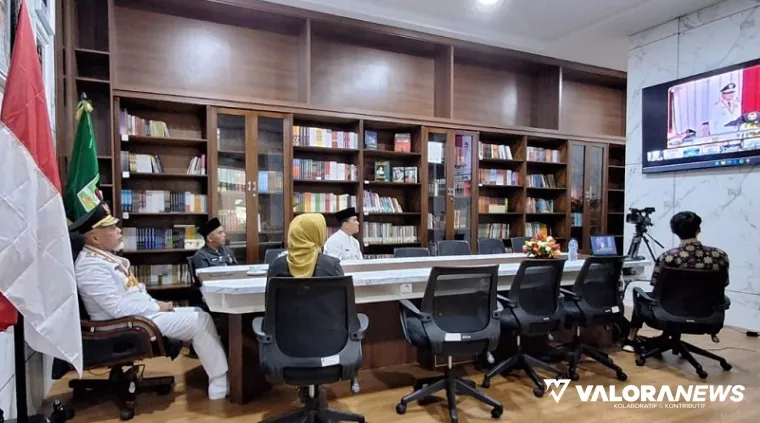 Gubernur Sumbar, Mahyeldi didampingi sejumlah staf, mengikuti peringatan Hari Otonomi Daerah (Otda) ke-29 tahun 2025 yang dipusatkan di Balikpapan Sport and Convention Center (BSCC) Dome, Kalimantan Timur (Kaltim), Jumat. (humas)