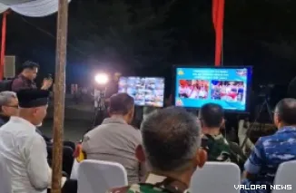 Gubernur Sumbar, Mahyeldi dan unsur Forkopimda, mengikuti forum Pemantauan Situasi Keamanan Ketertiban Masyarakat (Sitkamtimas) yang diselenggarakan Kemendagri via zoom pada malam takbiran, Ahad. (humas)