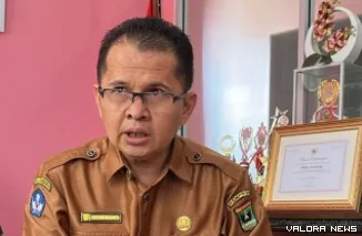 Kepala SMK Negeri 1 Kota Bukittinggi, Gustian Budiarto. (hamriadi)
