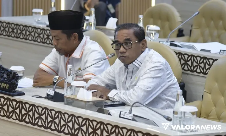 Anggota Komisi V DPR RI, Ahmad Fauzi saat Rapat Kerja Komisi V dengan Kementerian Perhubungan di Gedung DPR RI, Senayan, Jakarta, Kamis. (humas)