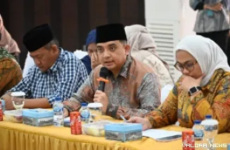 Anggota Komisi IX DPR RI, Ade Rezki Pratama, saat mengikuti kunjungan kerja Komisi IX ke Embarkasi Haji Padang, Kamis. (humas)