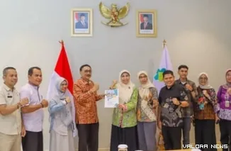 Bupati Hendrajoni bersama jajaran Dirjen di Kantor Kemenkes, di Jakarta, Jumat (9/5/2025). FOTO: Dok Bagian Prokopim Pemkab Pessel