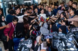 Ketua DPR RI, Puan Maharani saat diwawancara wartawan usai rapat paripurna, Selasa. (humas)