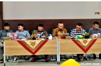 Anggota TPPD Kabupaten Pesisir Selatan Tahun  2025 (ki-ka): Arif Yumardi, Novrial Bahrun, Saidal Masfiyuddin, Kepala Bapedalitbang Hadi Susilo, Epaldi Bahar, dan Nasral. FOTO: tusrisep