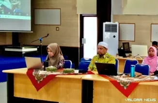 Dirut RSUD M Zein Painan, Kabupaten Pesisir Selatan, dr Muhammad Fahriza (dua dari kiri), saat memberikan keterangan & masukan, terkait Program Nagari Sehat, di Aula Bapedalitbang, Sago, Painan, Kamis 8 Mei 2025, kemarin. FOTO: tusrisep