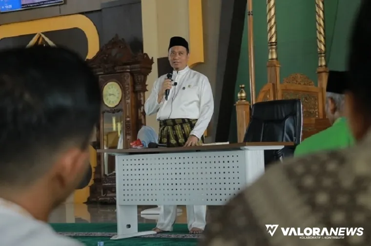 Wakil Wali Kota Pekanbaru, Markarius Anwar memberikan sambutan usai pelantikan pengurus Dunia Melayu Dunia Islam (DMDI) Kota Pekanbaru periode 2025-2028 di Pekanbaru, Senin pagi. (humas)