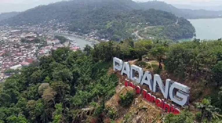 Ilustrasi Dari "I Love New York," "Amazing Thailand" hingga "Padang Kota Tercinta, Kujaga dan Kubela"