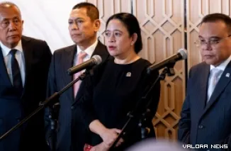 Ketua DPR RI, Puan Maharani memberikan keterangan pers pada wartawan usai membuka Masa Persidangan IV Tahun Sidang 2024-2025 di Nusantara II, Kompleks Parlemen, Senayan, Jakarta, Selasa. (humas)