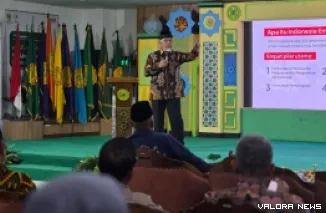 Gubernur Sumbar, terangkan program Galeh Babelok dari Pemprov, saat pertemuan dengan Asosiasi Pengusaha Provinsi Riau, di Pekanbaru, Rabu. (humas)