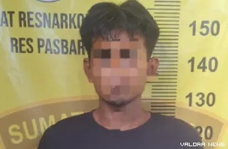 Pelaku NA, sopir yang kedapatan membawa peralatan penggunaan sabu saat bawa truk bermuatan sawit, Jumat lalu. (robbi irwan)