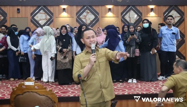 Wali Kota Pekanbaru, Agung Nugroho terima aspirasi THL RSD Madani. (humas)