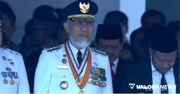 Gubernur Sumbar, Mahyeldi saat menghadiri pelantikan 1.110 Pamong Praja Muda lulusan IPDN Angkatan XXXII Tahun 2025, di Lapangan Kampus IPDN, Jatinangor, Jawa Barat, Senin. (humas)
