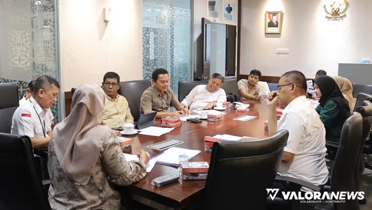Timsel KPID Sumbar, melakukan rapat usai penutupan masa pendaftaran calon komisioner periode 2025-2030, Selasa pukul 16.00 WIB. (humas)