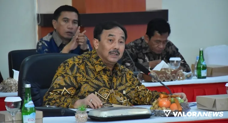 Anggota Komisi III DPR RI, Benny Utama pada rapat kerja bersama jajaran Polda Sulawesi Tengah, Kejaksaan Tinggi (Kejati), dan BNNP Sulteng di Palu, Jumat. (humas)