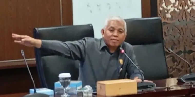 Ketua Tim Pembahas Ranperda tentang Fasilitasi Penyelenggaraan Pesantren, Nurfirmanwansyah. (humas)