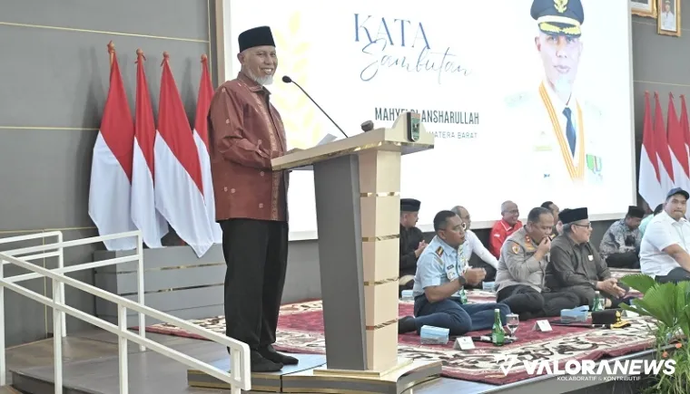 Gubernur Sumbar, Mahyeldi memberikan sambutan pada pelantikan pengurus IPSI Sumbar 2025-2029 di Auditorium Gubernuran, Kamis. (humas)